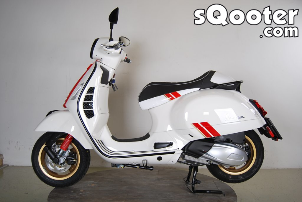 Vespa GTS 300 HPE Racing Sixties ABS/ASR